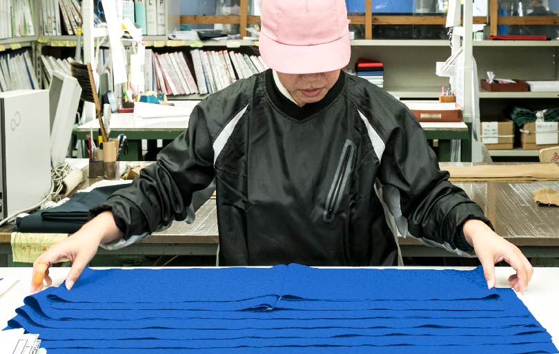 広幅連続樹脂加工装置(テンター)